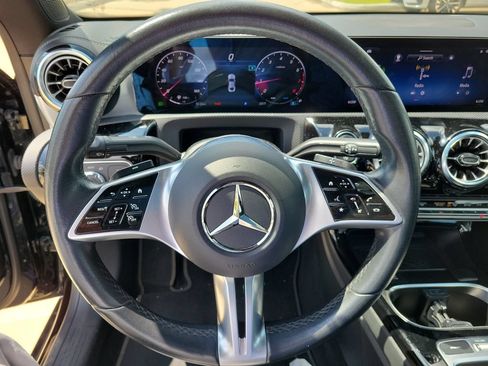Used 2025 Mercedes-Benz CLA 250 4MATIC image 21