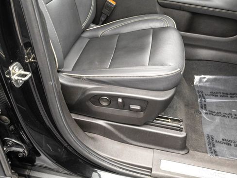 Used 2021 GMC Yukon XL SLT image 40