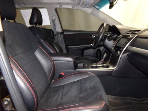 Used 2015 Toyota Camry XSE image 8