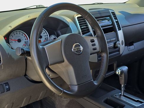 Used 2010 Nissan Frontier PRO-4X RWD image 18