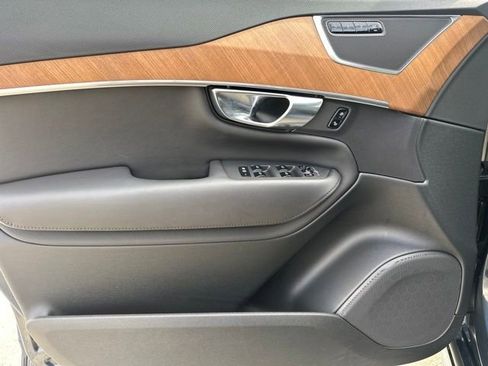 Certified 2024 Volvo XC90 T8 Plus AWD/4WD image 18