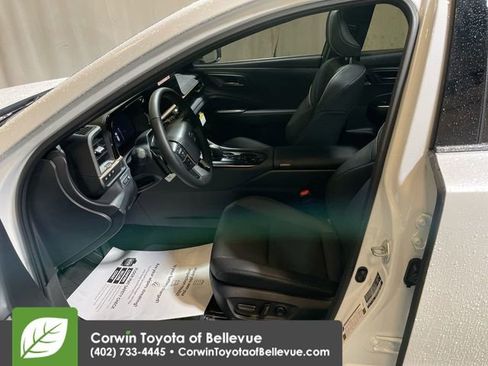 New 2025 Toyota Crown Signia image 12