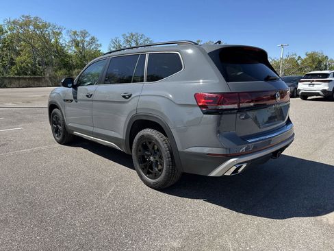 New 2026 Volkswagen Atlas Peak Edition AWD/4WD image 4