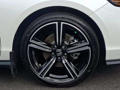 Used 2025 Honda Accord Sport image 8