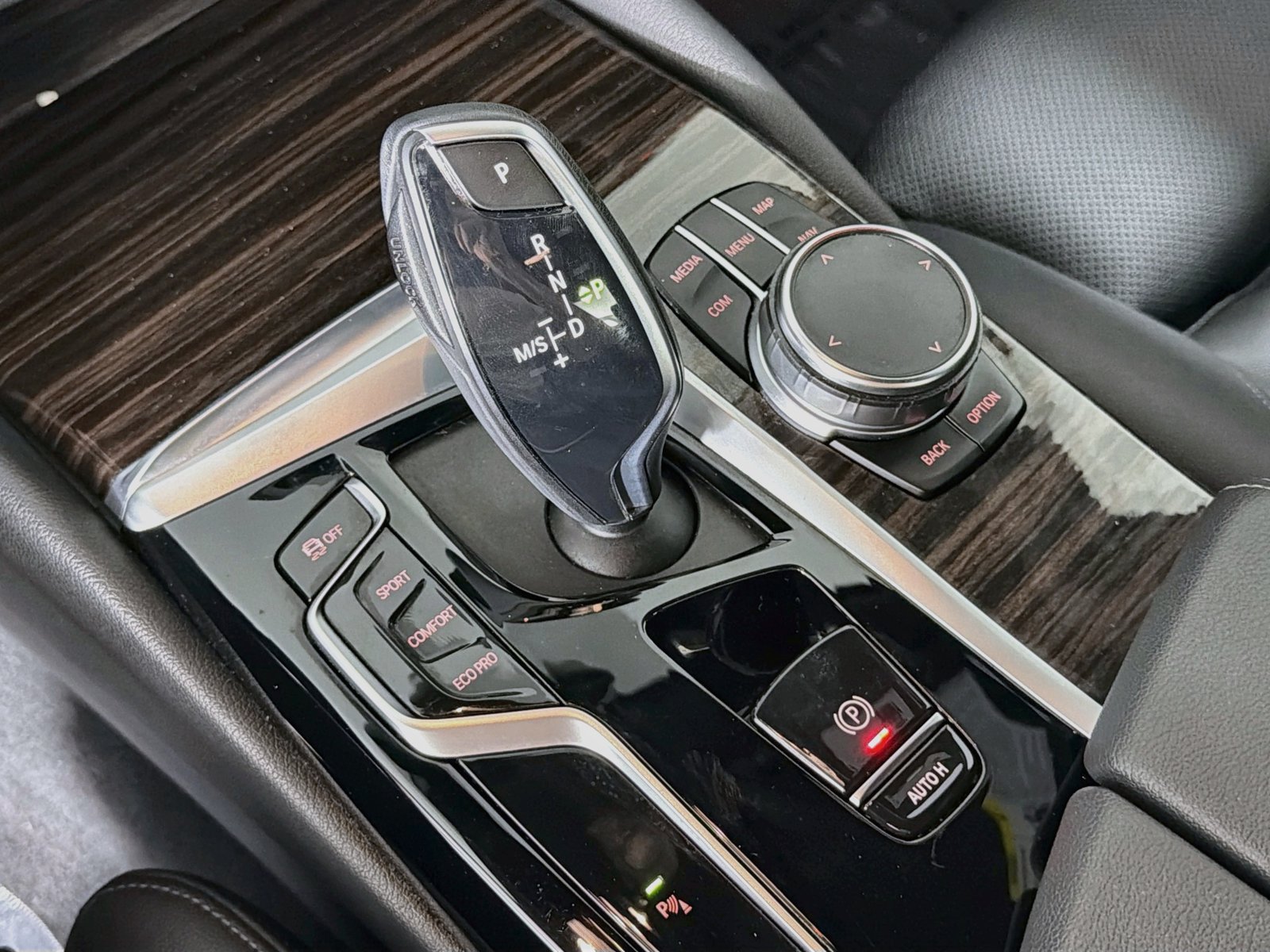 Used 2023 BMW 530i w/ Convenience Package RWD image 17