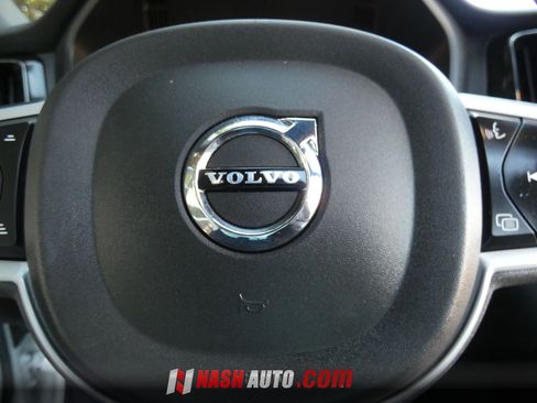 Used 2022 Volvo XC60 B5 Momentum AWD/4WD image 64