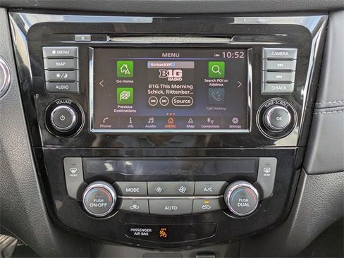 Used 2018 Nissan Rogue SL w/ Premium Package image 18