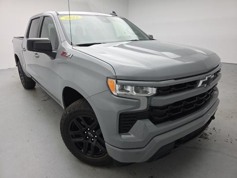 Used 2025 Chevrolet Silverado 1500 RST w/ Z71 Off-Road Package AWD/4WD image 4