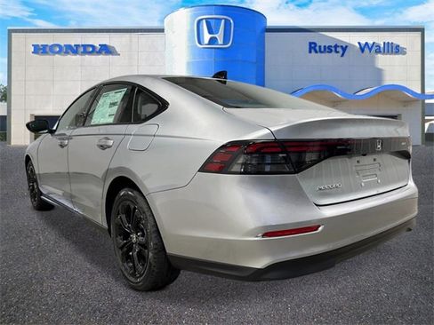 New 2025 Honda Accord SE image 5