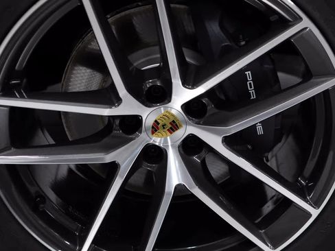 Certified 2026 Porsche Macan AWD/4WD image 11