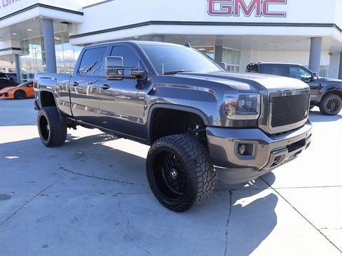 Used 2015 GMC Sierra 2500 Denali w/ Duramax Plus Package image 8