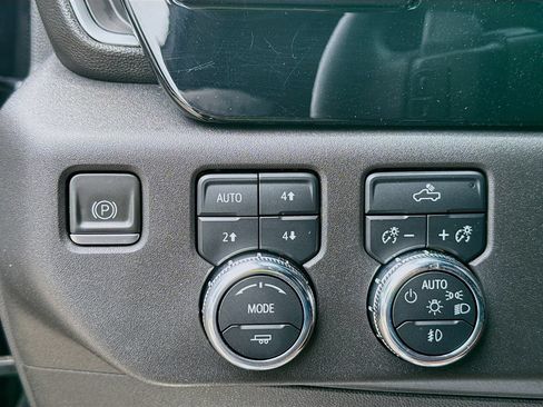 Used 2023 GMC Sierra 1500 Elevation w/ X31 Off-Road Package AWD/4WD image 19