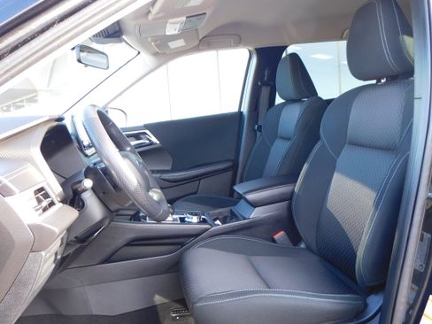 Used 2022 Mitsubishi Outlander ES image 11