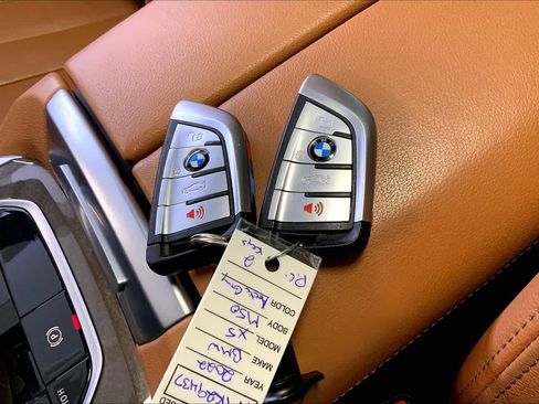 Used 2022 BMW X5 M50i w/ Executive Package AWD/4WD image 14