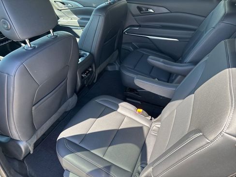 Used 2024 Chevrolet Traverse LT FWD image 15