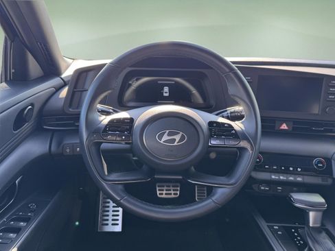 Used 2025 Hyundai Elantra Sport FWD image 19