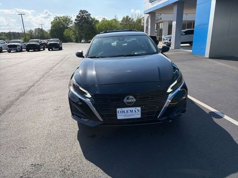 Used 2025 Nissan Altima 2.5 SV image 2