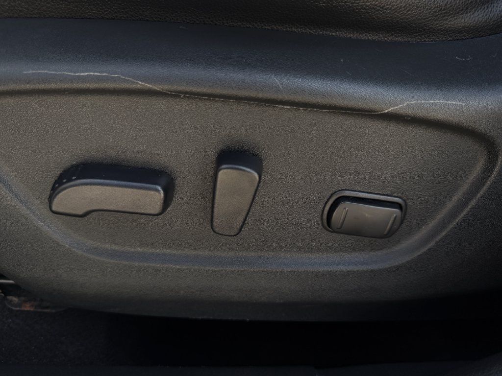 Used 2016 Nissan Rogue AWD image 25
