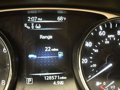 Used 2014 Nissan Rogue SL w/ SL Premium Package image 16