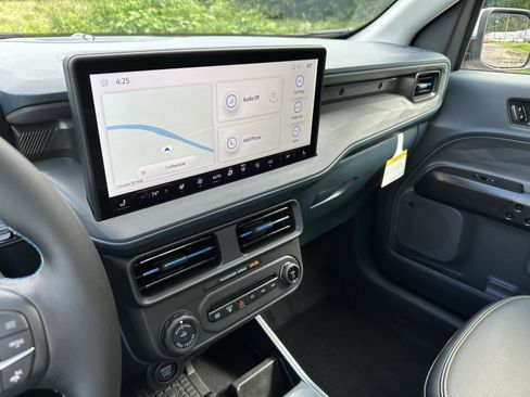 New 2025 Ford Maverick Lobo image 22