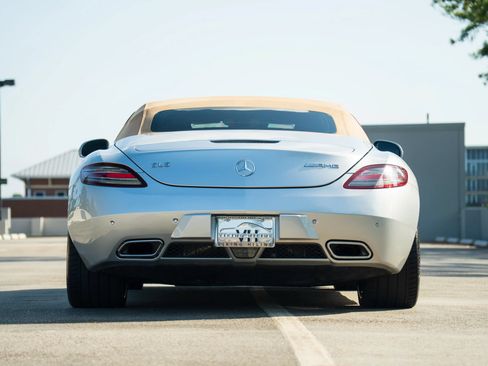 Used 2012 Mercedes-Benz SLS AMG Roadster image 11