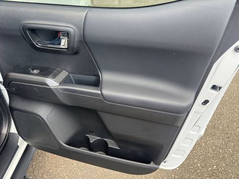 Used 2023 Toyota Tacoma TRD Sport AWD/4WD image 23