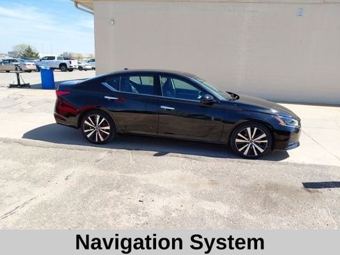Used 2023 Nissan Altima 2.5 SL image 3