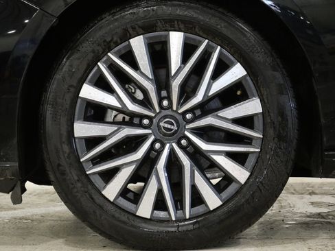 Used 2023 Nissan Altima 2.5 SV image 9