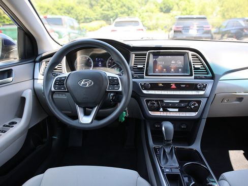 Used 2019 Hyundai Sonata SE FWD image 13