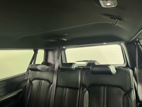 Used 2024 Jeep Wagoneer L Series II w/ Flexible Seating Group image 31