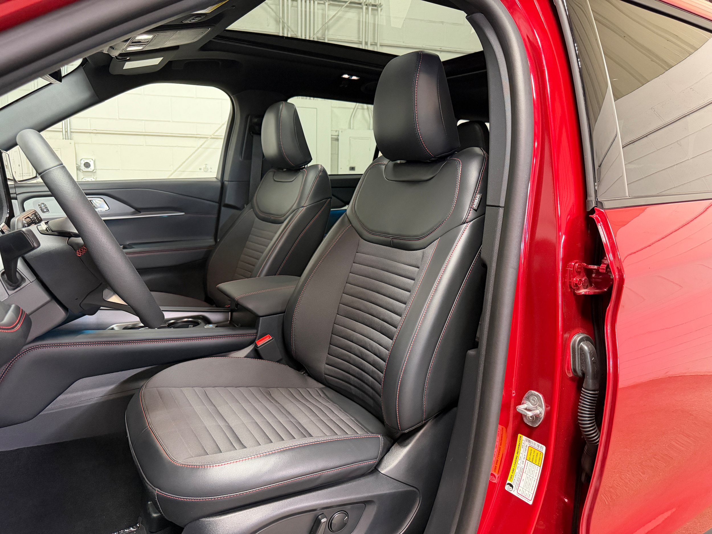Used 2026 Ford Explorer ST-Line w/ ST-Line Street Pack AWD/4WD image 11