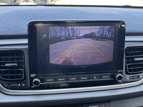 Used 2022 Kia Rio S image 5