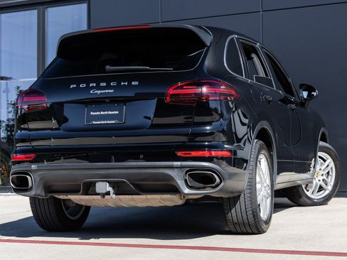 Certified 2018 Porsche Cayenne image 11