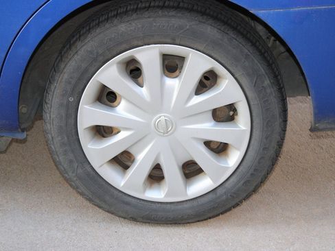 Used 2017 Nissan Versa SV image 24