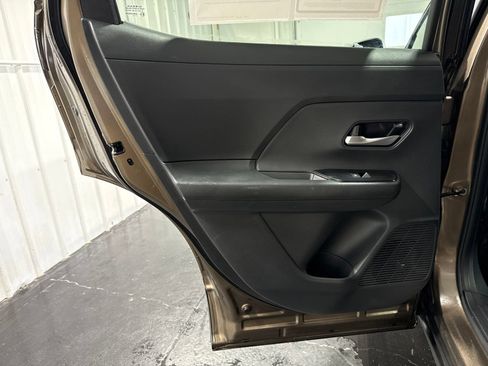 Used 2025 Nissan Kicks SV FWD image 15