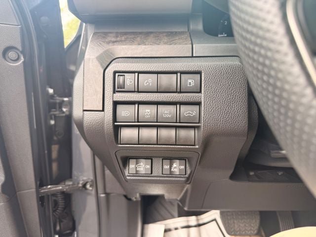 Used 2024 Toyota Tacoma Limited AWD/4WD image 6