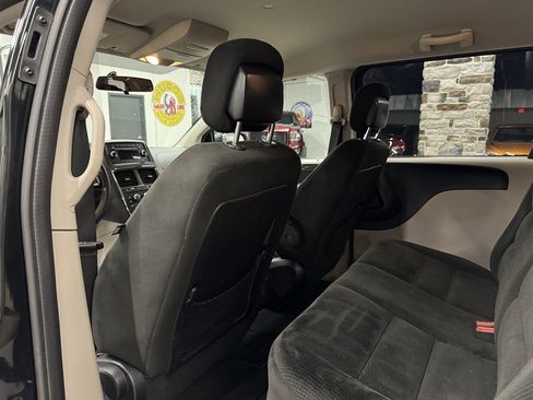 Used 2016 Dodge Grand Caravan American Value Package image 24