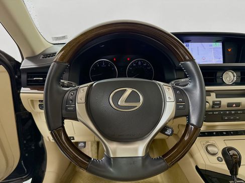 Used 2014 Lexus ES 350 w/ Ultra Luxury Package image 12
