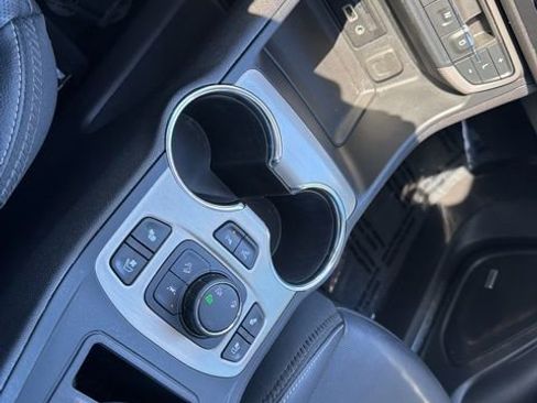 Used 2024 GMC Terrain Denali w/ Denali Premium Package image 34