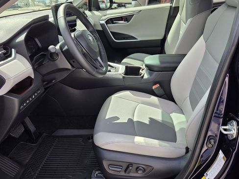 Certified 2025 Toyota RAV4 Limited w/ Advanced Technology Package image 4