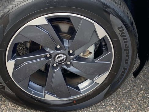 Used 2024 Nissan Rogue SV image 27