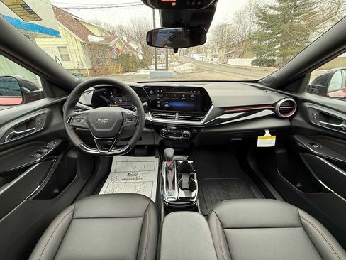 New 2026 Chevrolet Trax RS w/ Sunroof Package image 39