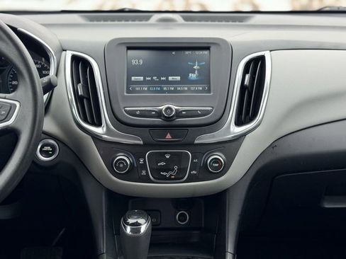 Used 2018 Chevrolet Equinox LS image 22