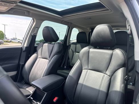 Used 2023 Subaru Forester Limited AWD/4WD image 13