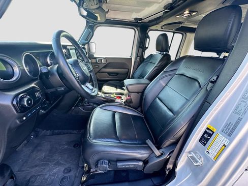 Used 2023 Jeep Wrangler Unlimited Sahara w/ Cold Weather Group AWD/4WD image 22