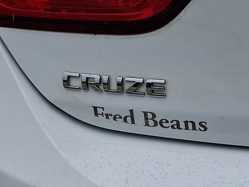Used 2018 Chevrolet Cruze Premier FWD image 38