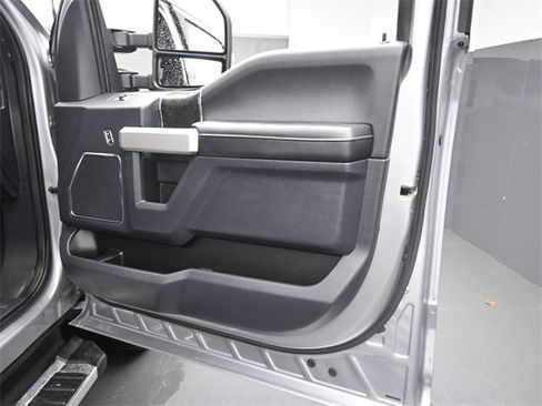 Used 2022 Ford F250 Lariat w/ Lariat Value Package image 27