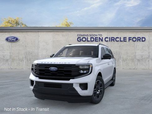 New 2026 Ford Expedition Active image 3