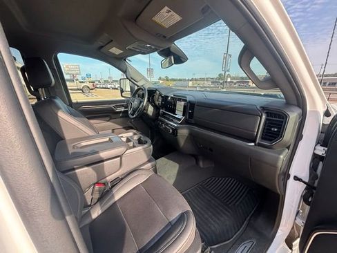 Used 2024 Chevrolet Silverado 2500 LTZ image 15