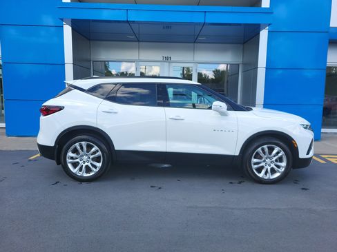 Certified 2019 Chevrolet Blazer LT w/ Sun and Wheels Package image 15
